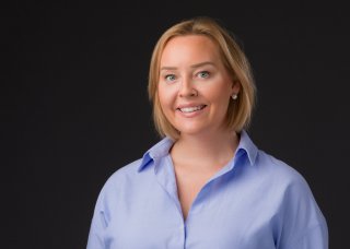 headshot-emma.jpg