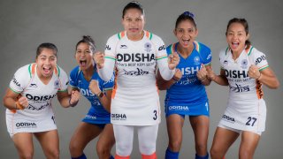 india_womens_hockey_team.jpg