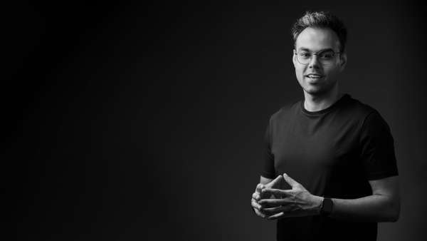 Why AI Can’t Replace the Human Touch in Photography - Especially for Corporate Headshots